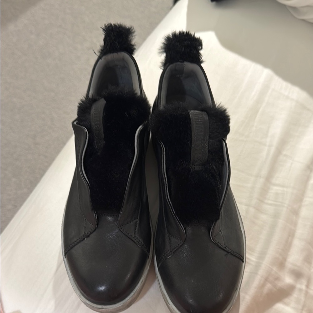 Women's Black Fur Slip-On Shoes made in italy